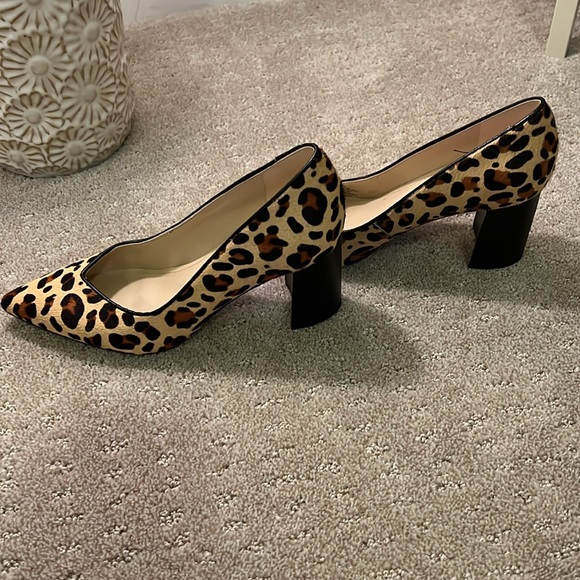 Marc Fisher faux animal hair cheetah block heeled pumps - size 6 - Picture 3 of 7